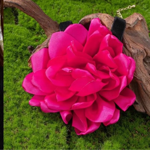 NEW Genevieve Fuchsia Pink French Silk Rose Flower Choker Necklace - Picture 2 of 4